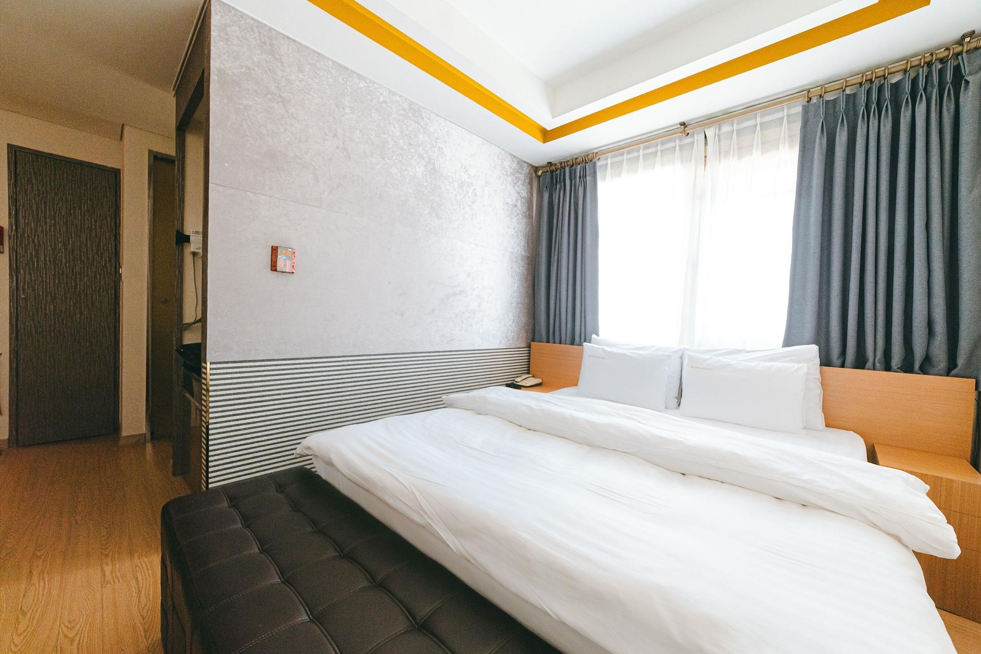Gallery Tourist Hotel Tongyeong Esterno foto