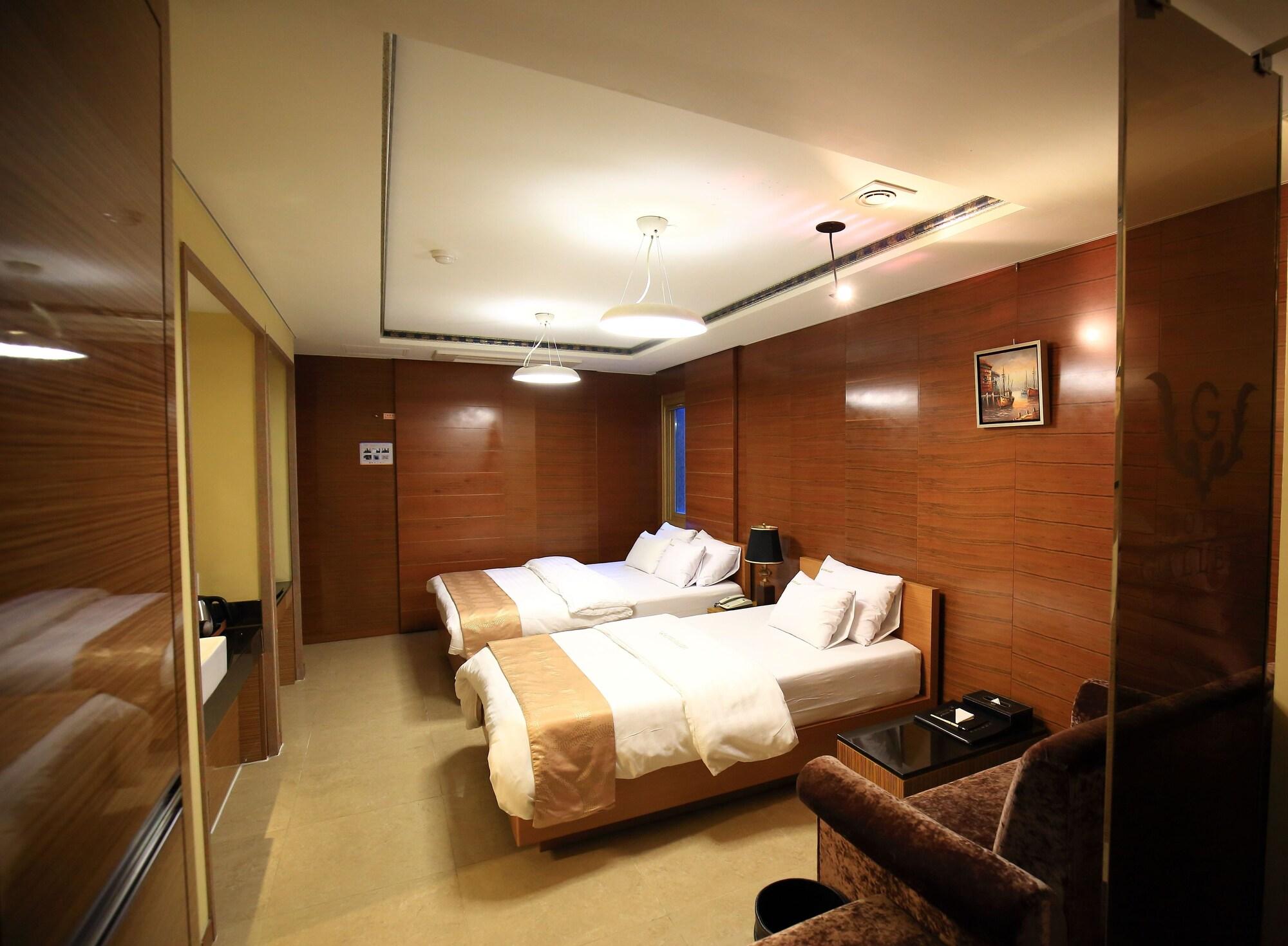Gallery Tourist Hotel Tongyeong Esterno foto