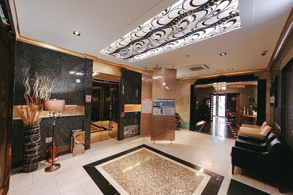 Gallery Tourist Hotel Tongyeong Esterno foto