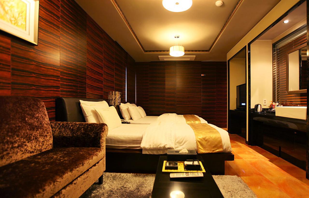 Gallery Tourist Hotel Tongyeong Esterno foto