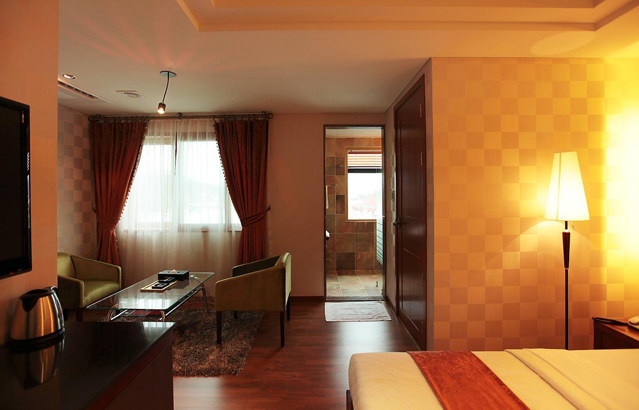 Gallery Tourist Hotel Tongyeong Esterno foto