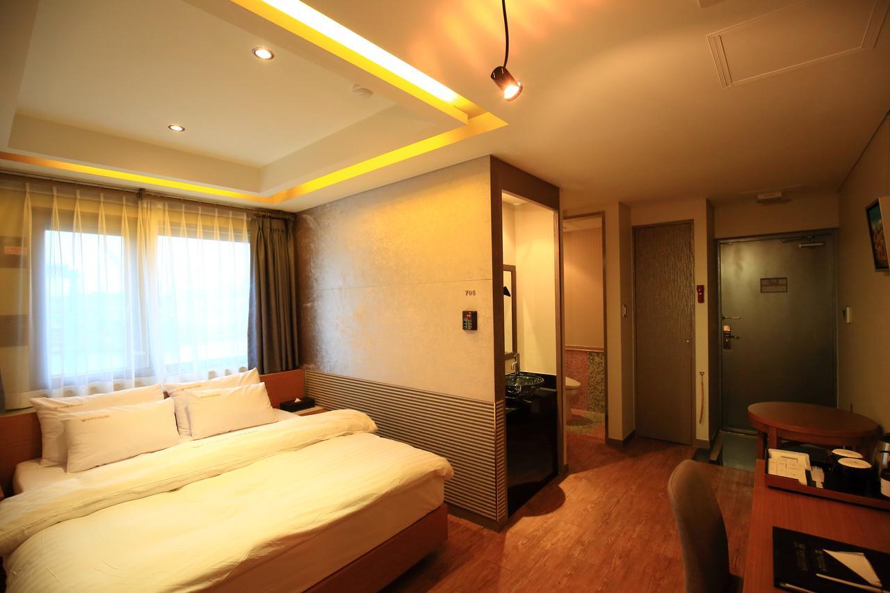 Gallery Tourist Hotel Tongyeong Esterno foto