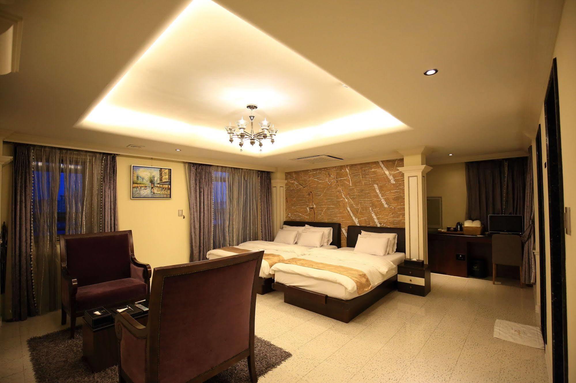 Gallery Tourist Hotel Tongyeong Esterno foto